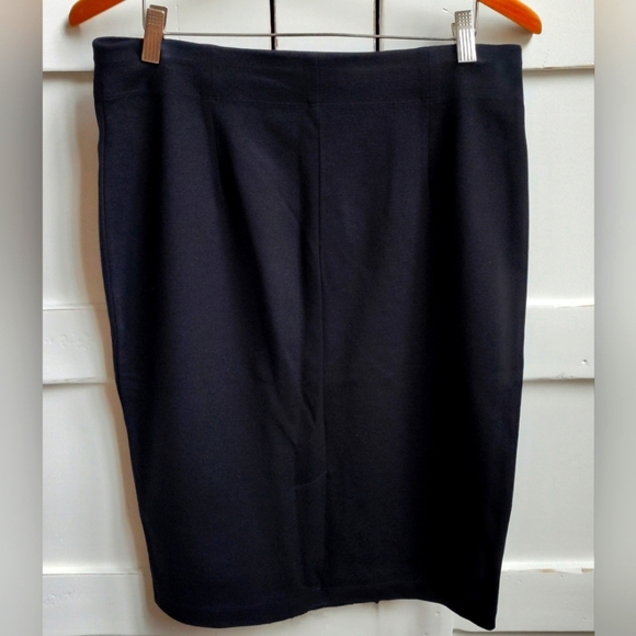 Eileen Fisher Women's Classic Black Pencil Skirt | Size Medium - Picture 2 of 5